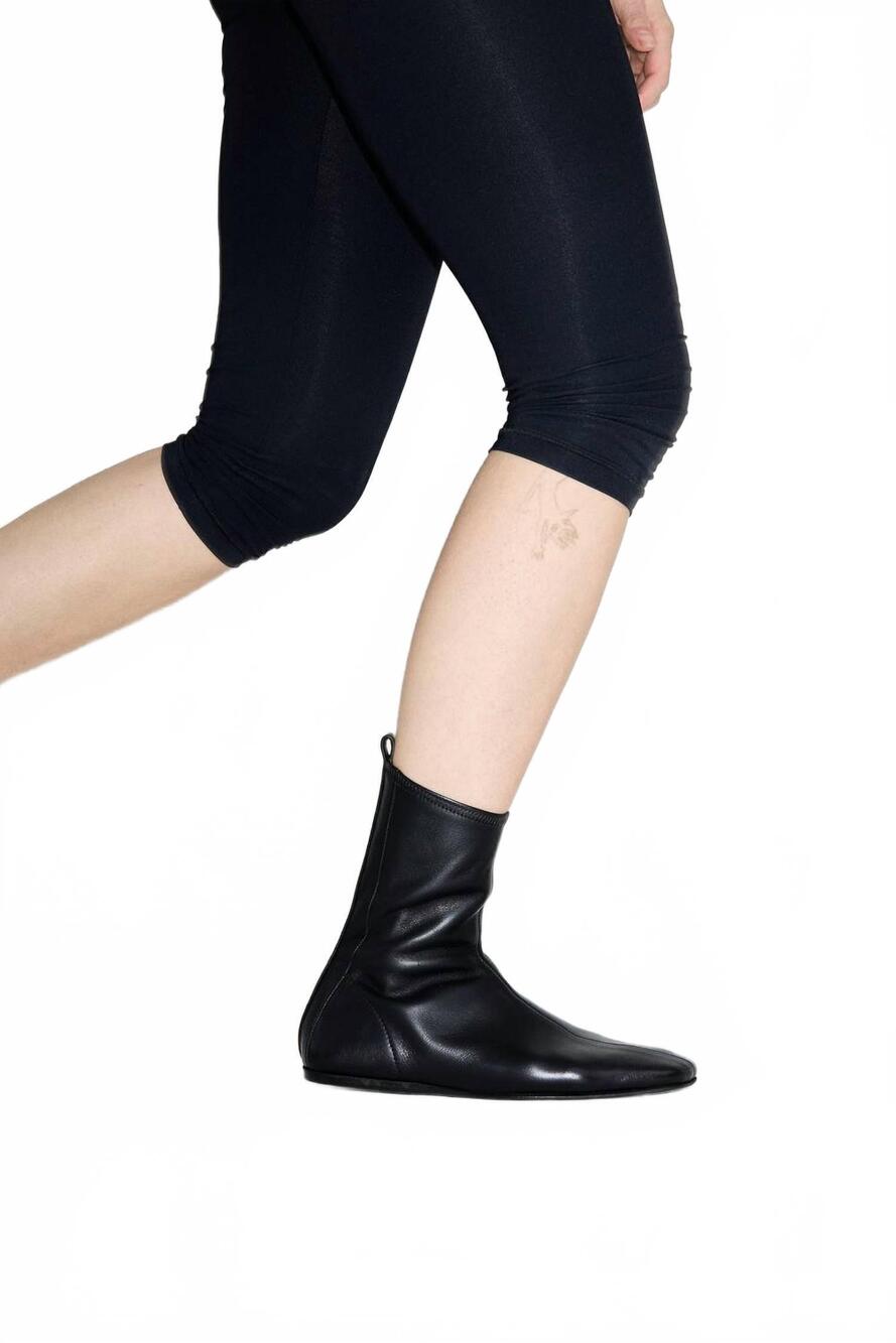 NEW DUBIE women's tecno flat boot in black